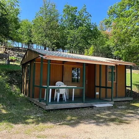 La Colline Aux Chalets, Jaccuzi, Sauna * Saint-Chamarand