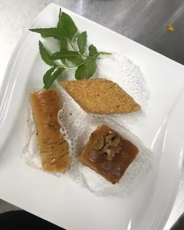 La Colline Aux Chalets, Jaccuzi, Sauna Дом отдыха