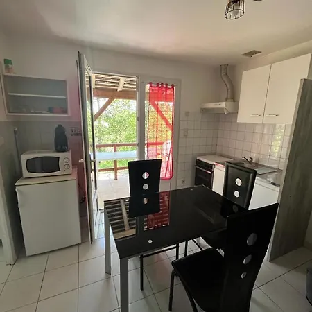 La Colline Aux Chalets, Jaccuzi, Sauna بيت للعطل *