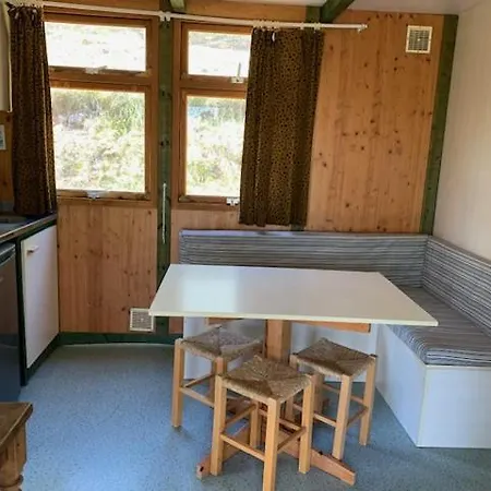 La Colline Aux Chalets, Jaccuzi, Sauna * Saint-Chamarand