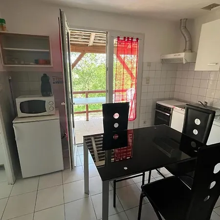 La Colline Aux Chalets, Jaccuzi, Sauna بيت للعطل *