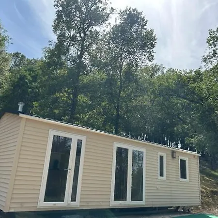 Дом отдыха La Colline Aux Chalets, Jaccuzi, Sauna