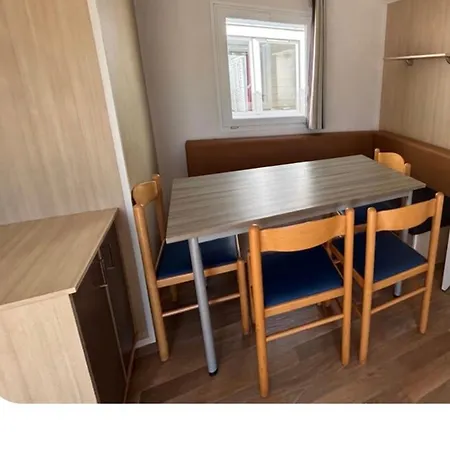 Дом отдыха La Colline Aux Chalets, Jaccuzi, Sauna