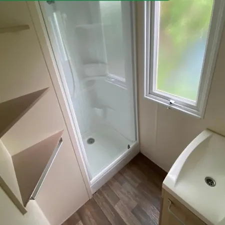 La Colline Aux Chalets, Jaccuzi, Sauna بيت للعطل Saint-Chamarand