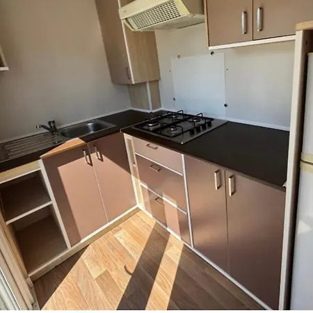 بيت للعطل La Colline Aux Chalets, Jaccuzi, Sauna