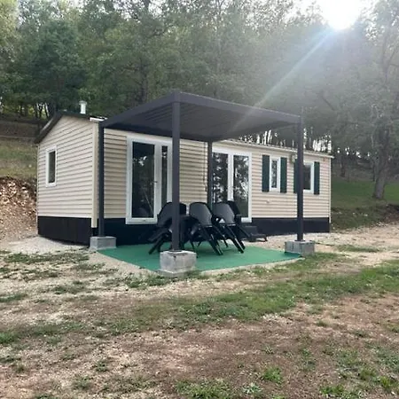 펜션 La Colline Aux Chalets, Jaccuzi, Sauna *